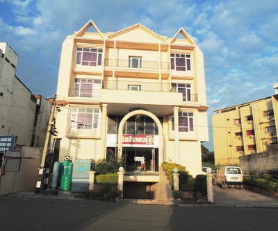 Hotel Ishwar